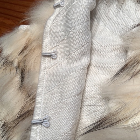 BCBG MAXAZRIA Darah Fur Vest in Cream~ Excellent Condition ~ Size XS
$277 - Picture 8 of 12